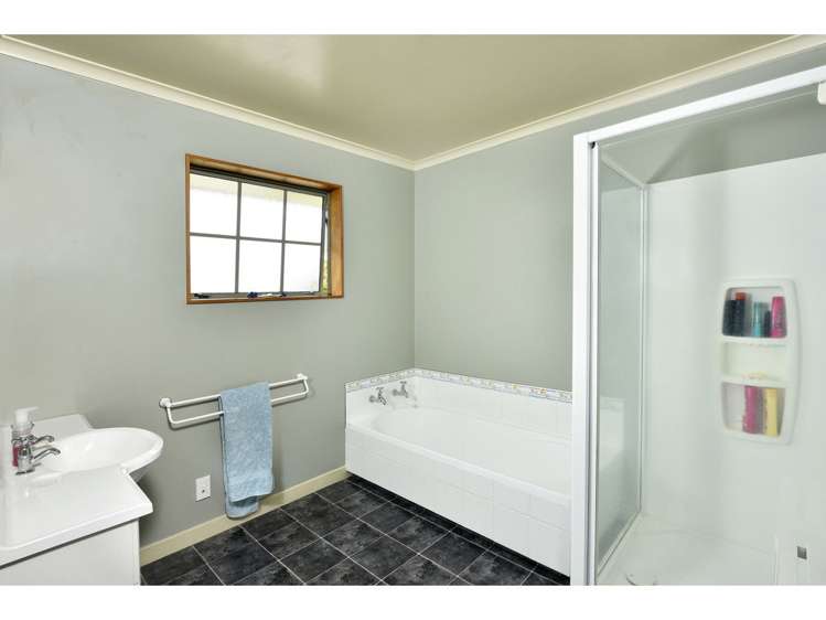 1 Hillplough Heights Richmond_17