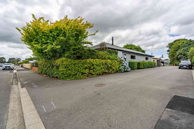 775 Queens Drive Waikiwi_34