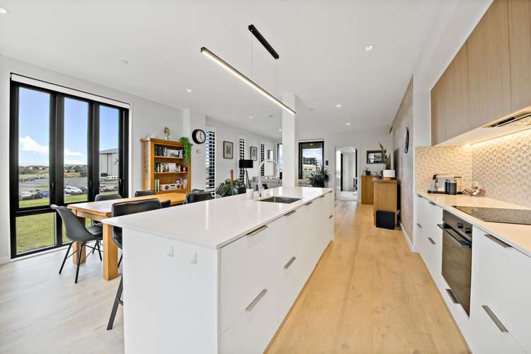 203/45 Hudson Bay Road Hobsonville_10