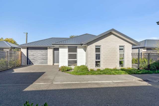 As-New Fabulous Freehold Home!