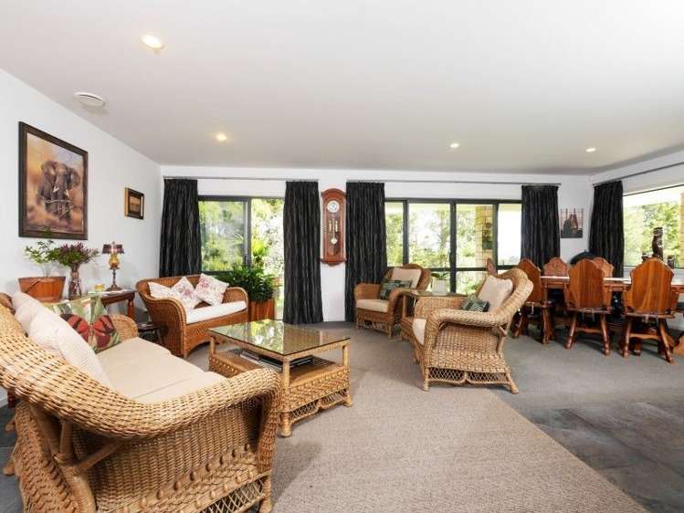 215 Judge Richardson Drive Opaheke_7