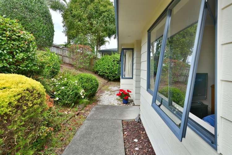 2/15 Mably Court Stanmore Bay_12