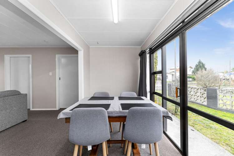 91 Caernarvon Drive_5