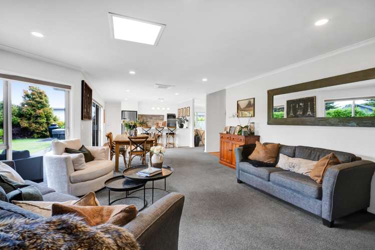 3 Condor Crescent Bell Block_5