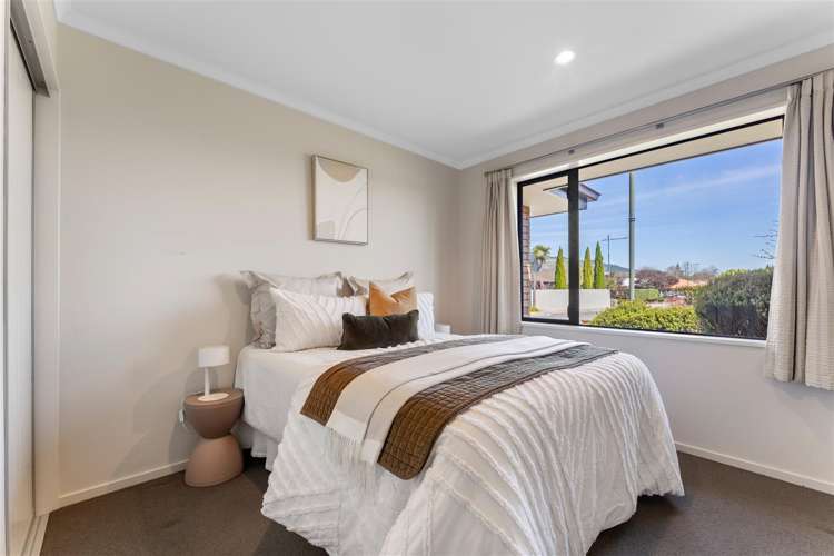 8 Cambelldon Crescent Stoke_19
