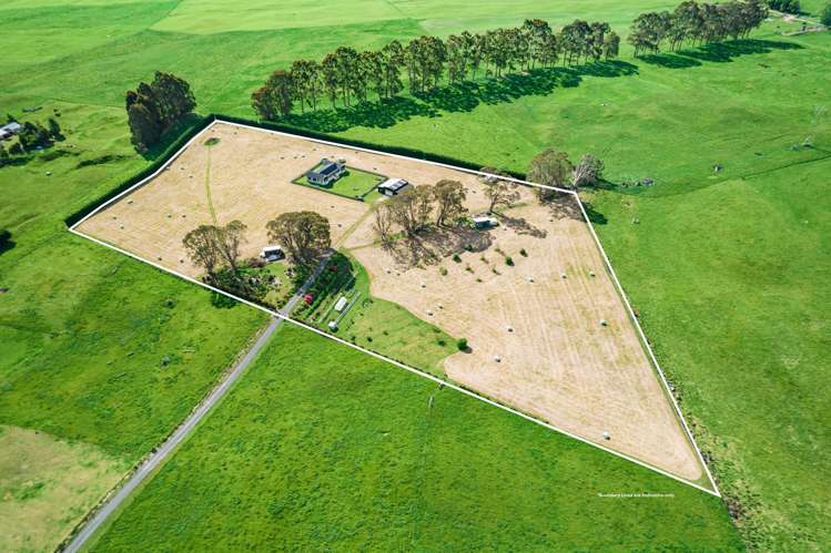 736 Tukairangi Road Kinloch_21