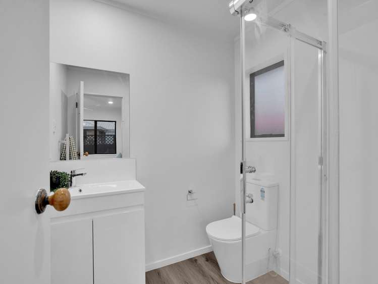 48 Forth Crescent Glenview_16