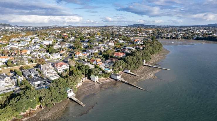 The super-rich are flying into New Zealand to check out property. Space for the private jet or helicopter is a must-have. Photo / Getty Images