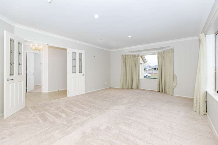 32 Miers Glade Rototuna North_16