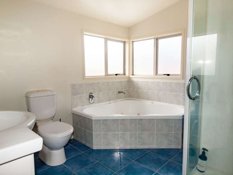 4 Neston Grove Churton Park_15