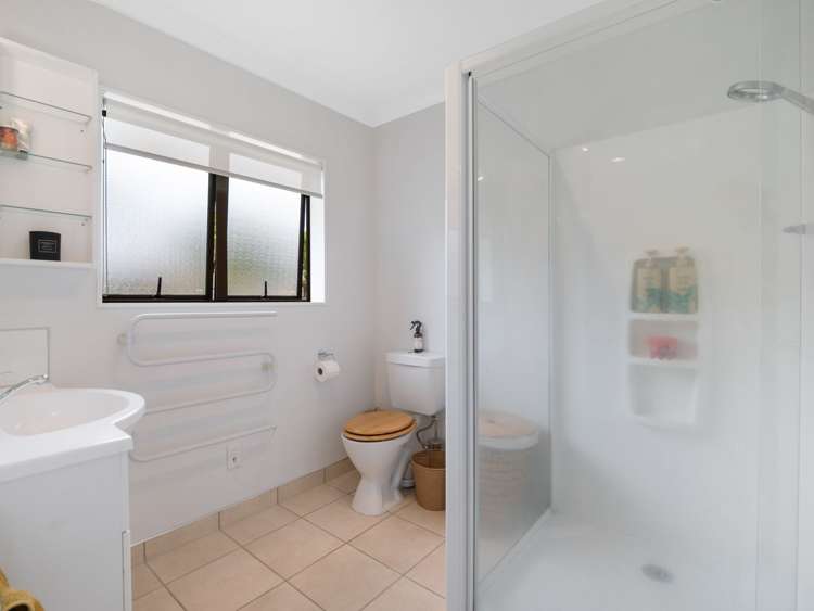 2 Four Oaks Place Pukekohe_18