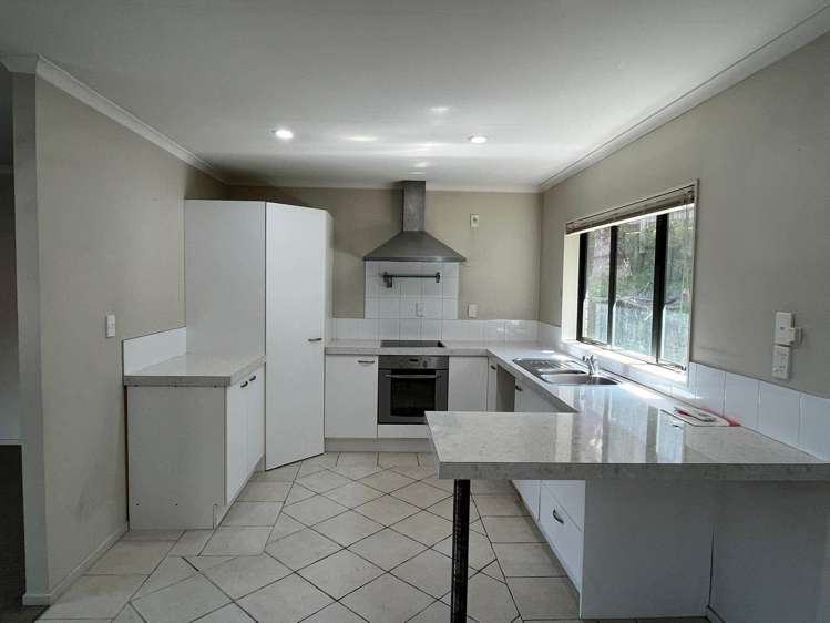 7B Saralee Drive Manurewa_1