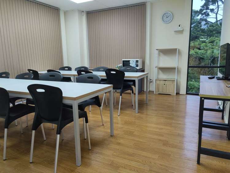 2165 Great North Road_0