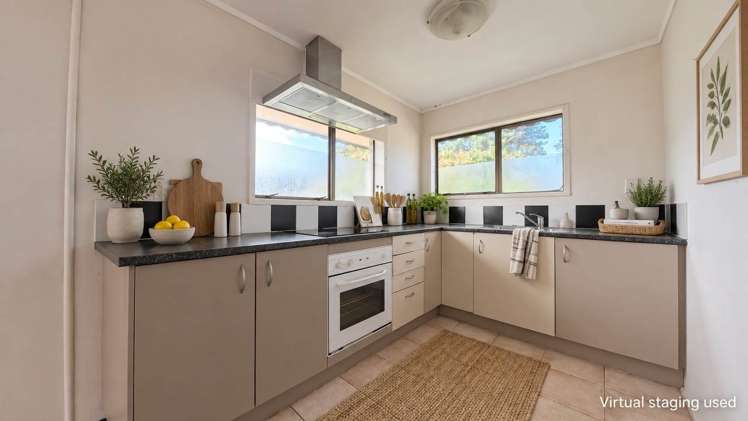2/10 Landseer Place Blockhouse Bay_2