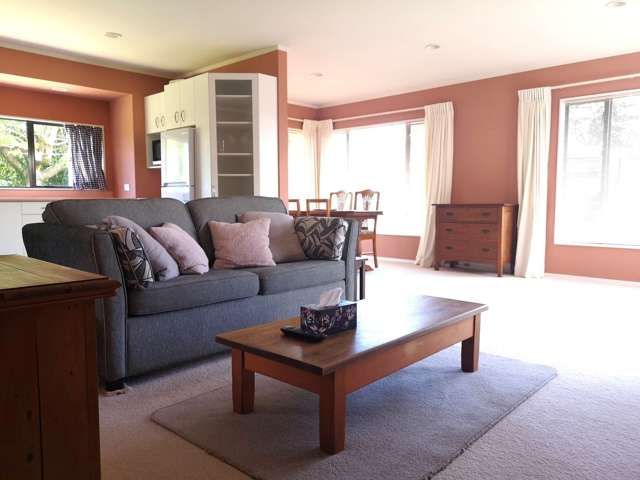 Spacious 1 bedroom Unit on Harvey Street