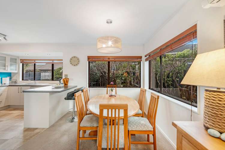 2/79 Mirrabooka Avenue Botany Downs_7