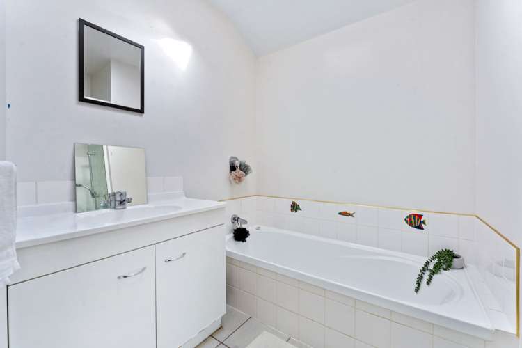 8/36 John Jennings Drive Oteha_13