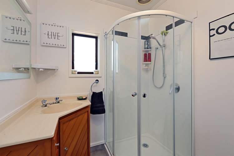 2/381 Kennedy Road Pirimai_7