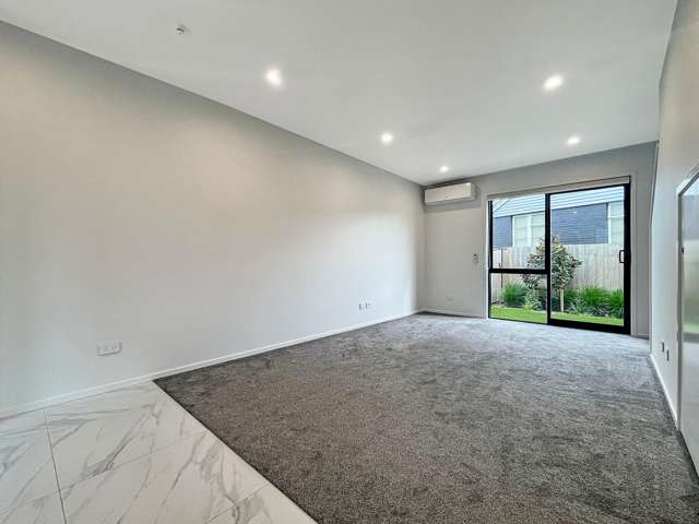  2/8 Rainey Grove Taitā_4