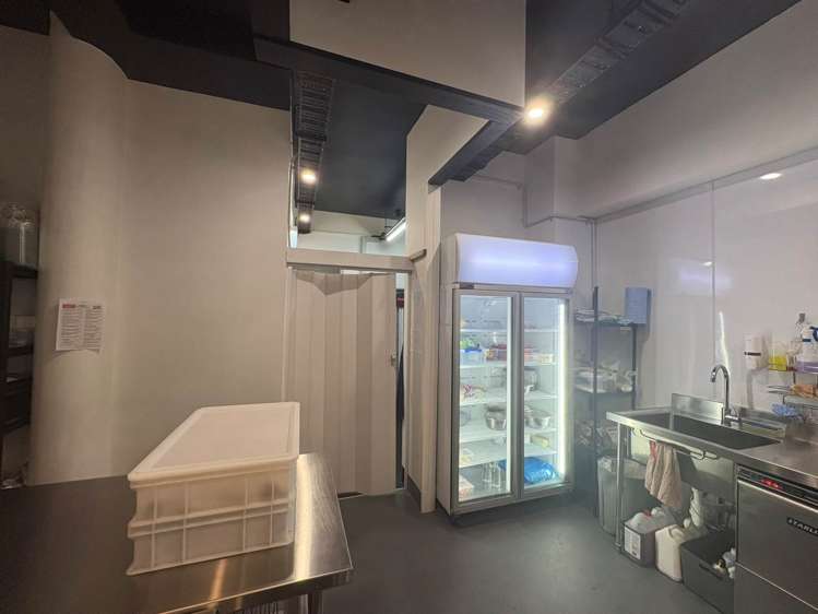 Shop 8/8 Commerce Street City Centre_10