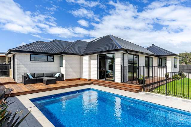 8 Hurricane Way Burleigh_3