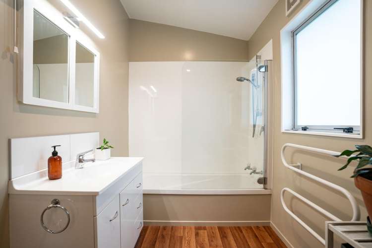 12 Fiona Grove Karori_10