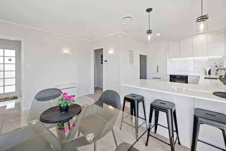 19 Alison Street Mangakakahi_9