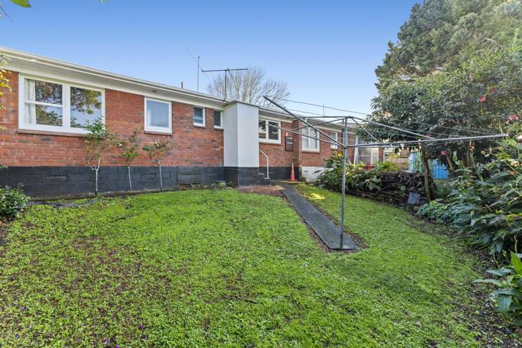 2/10 Mahon Place_2