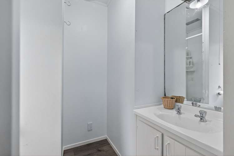 23B Kennedy Grove Stokes Valley_12