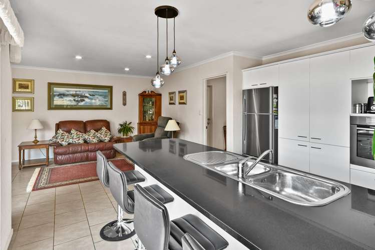 15 Trossach Place Wattle Downs_22