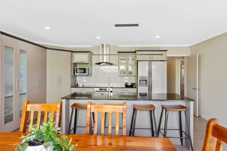 16 Coles Cove Papamoa_3