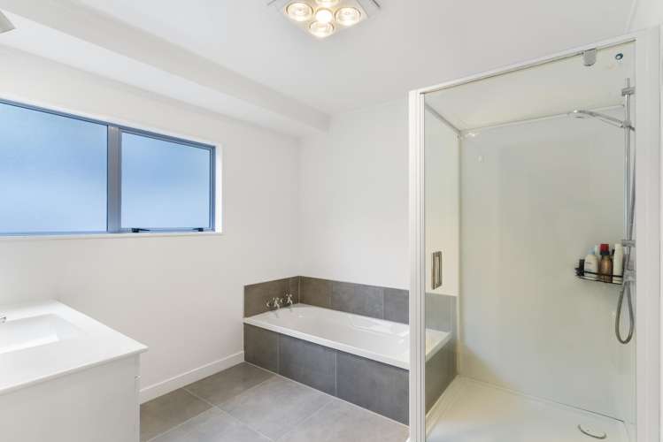 105 Waitakere Road Waitakere_17