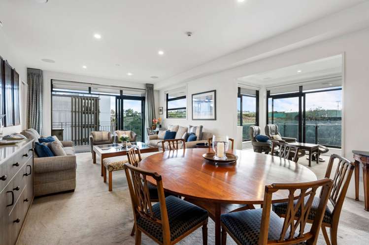 304/2 Bluegrey Avenue_3