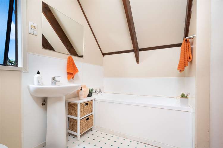 2162 State Highway 16 Helensville_28