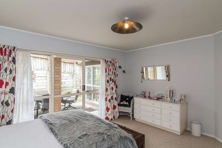 5 Beachwater Grove Paraparaumu Beach_12
