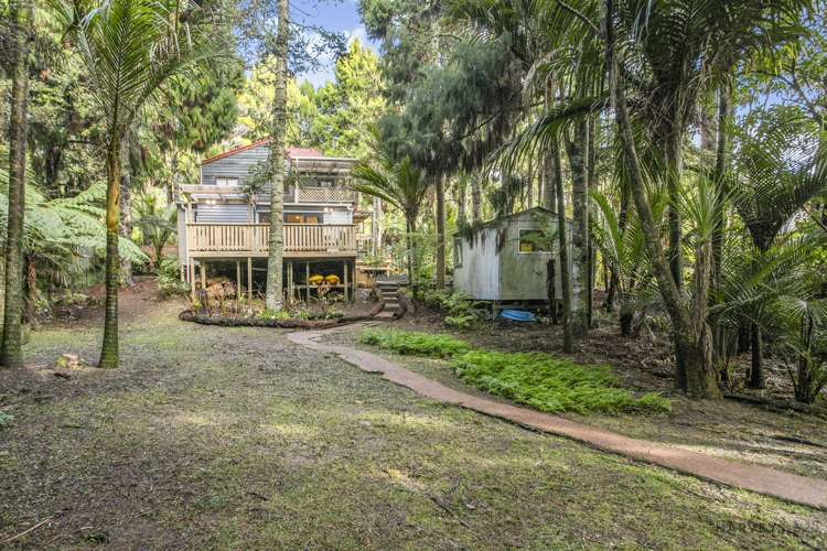 208 Woodlands Park Road Titirangi_16