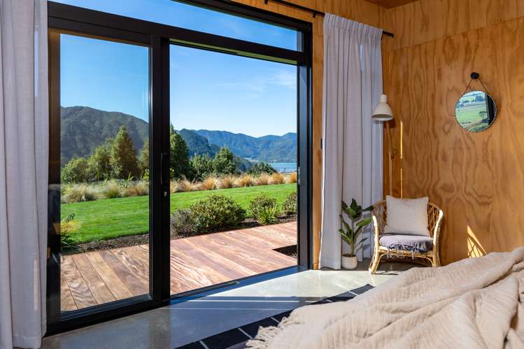 1424 Queen Charlotte Drive Anakiwa and Surrounds_11