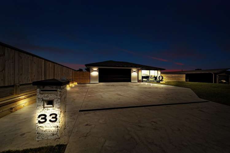 33 Honeyfield Drive Whalers Gate_19