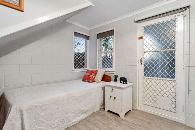 88 Tiverton Road New Windsor_12