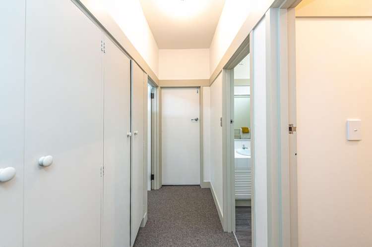 8b Brassey Road Saint Johns Hill_19