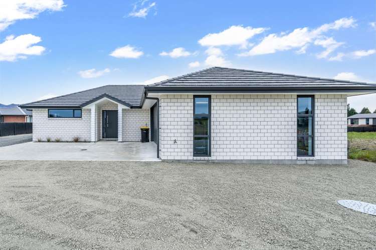 14 Ralph Moir Drive Te Anau_17