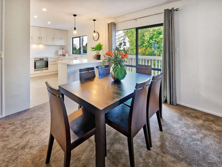 2/7 Te Atatu Road Te Atatu South_9