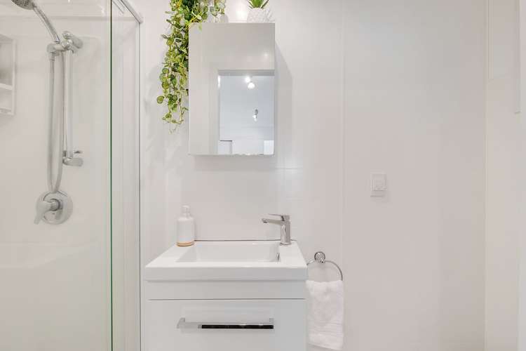 12 Dowling Grove Silverstream_21