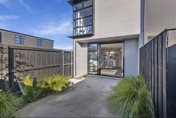 2/68 Barbour Street_4