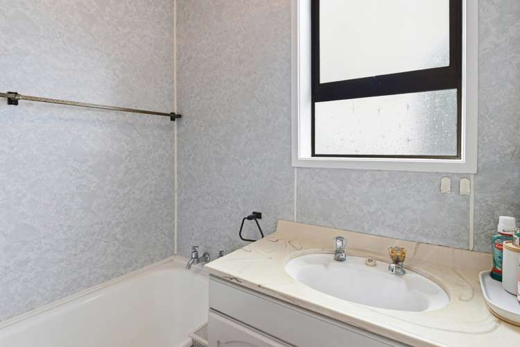 15 Mahanga Road Fairy Springs_10