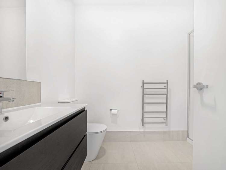 17/11 CARLOS DRIVE Flat Bush_23