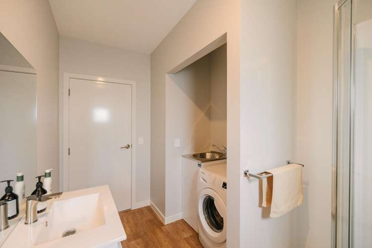 8A Cuba Street Takaro_10