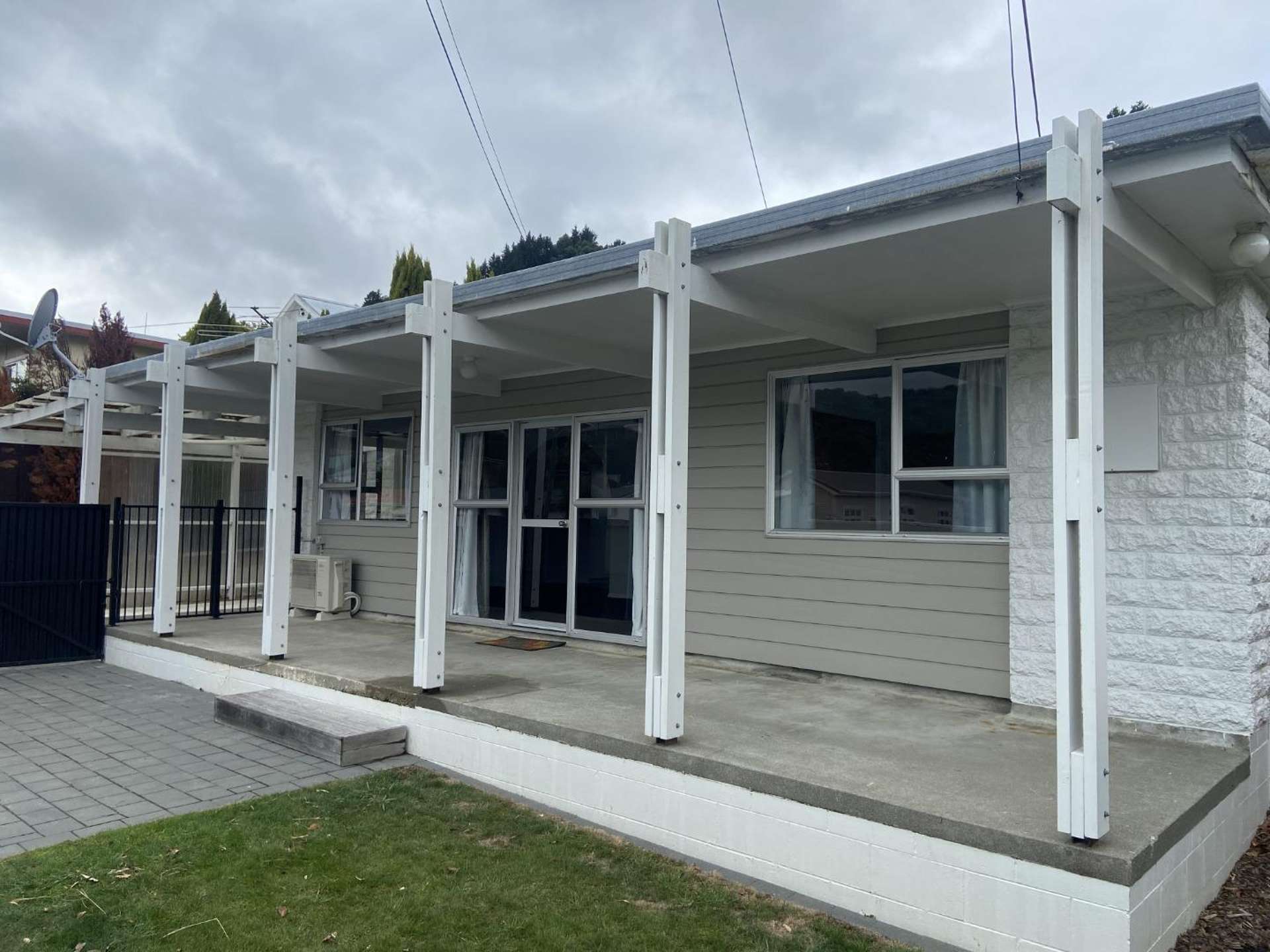 94 Waikawa Road 10728_0