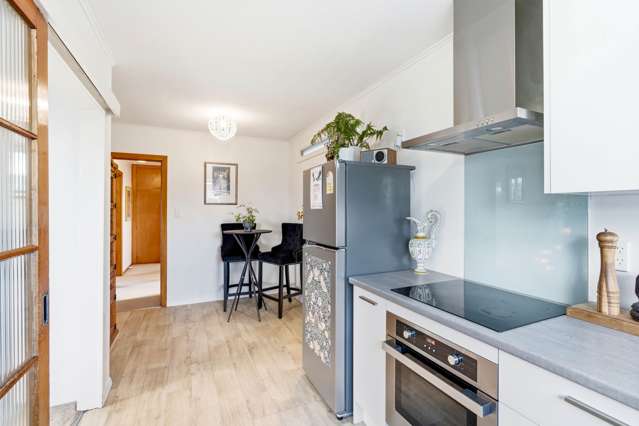 2/2 Lomax Place Islington_3