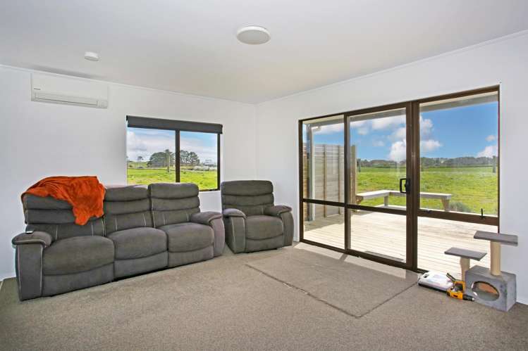 1047 Awhitu Road Pollok_23